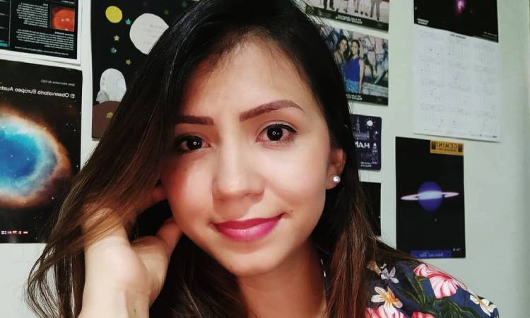 Lauren Flor-Torres, la colombiana que enseña astrofísica e inspira a las niñas del país