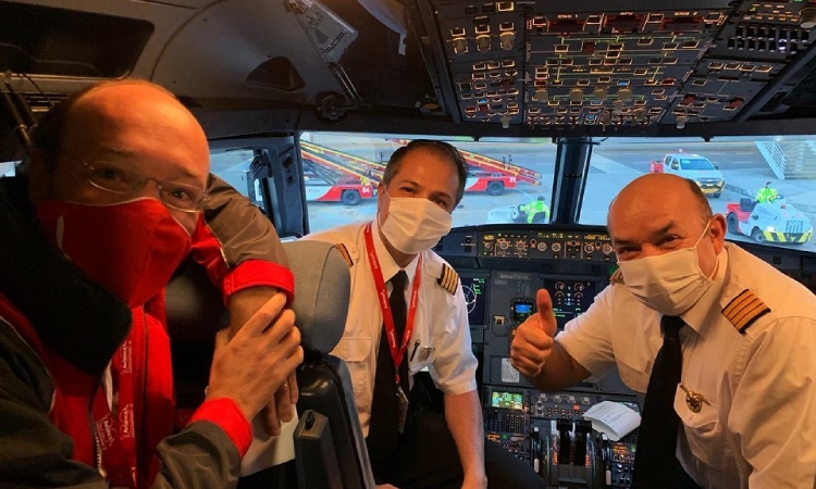 Los tapabocas que exige una aerolínea en Colombia a quienes deseen viajar en sus aviones