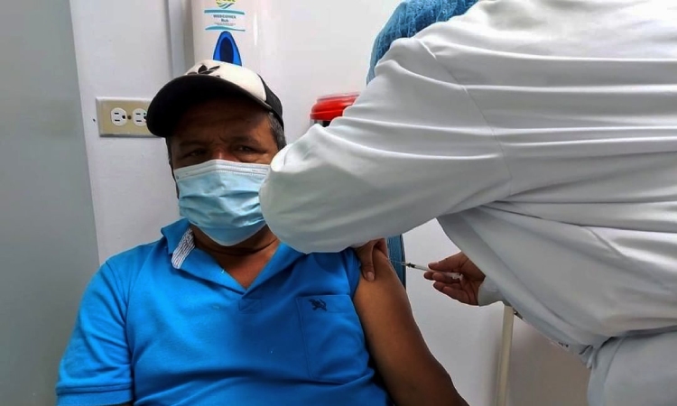 Inicia la vacunación para todos los colombianos mayores de 60 años