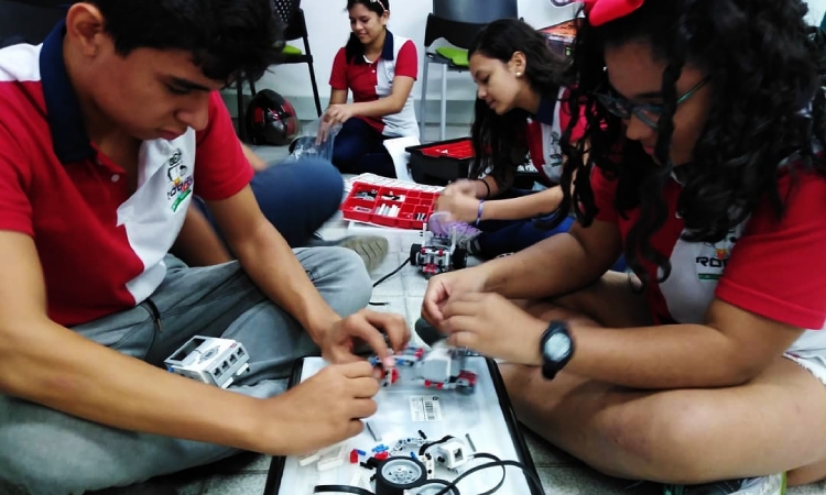Niños colombianos ganan concurso internacional de robótica