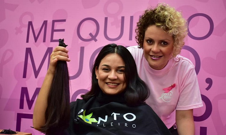 Donatón de cabello para celebrar el Día Mundial de la Lucha Contra el Cáncer de Mama