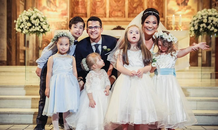Niños con síndrome de Down alegraron la boda de su terapeuta. Así fue el emotivo momento