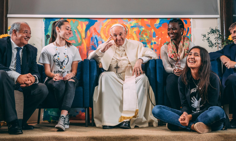 La iniciativa con la que el papa Francisco busca mejorar la educación en Colombia