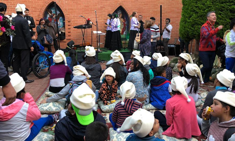 Novenas sociales de aguinaldos: un espacio para hacer feliz a los niños de Colombia