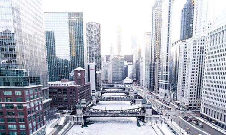 Hombre pagó 70 habitaciones de hotel para habitantes de calle debido al frio en Chicago