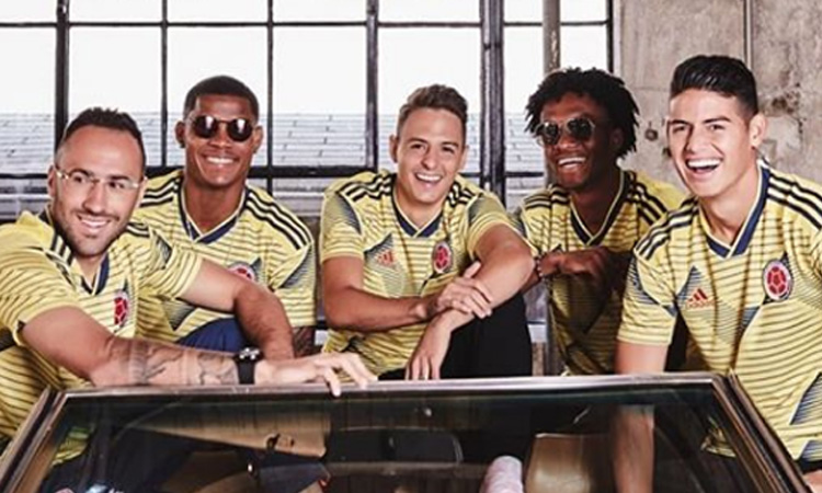 ¿Conoce qué tanto ha cambiado la camiseta de Colombia en los últimos años?