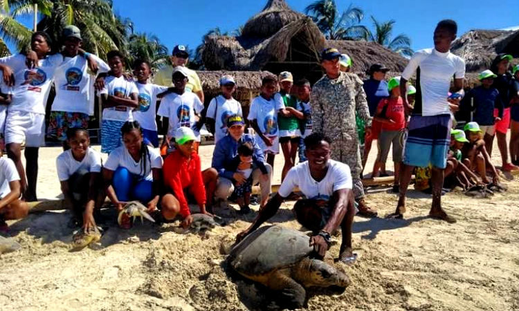 Niños y jóvenes del Islote de Santa Cruz y Múcura lideran la protección de tortugas en Colombia