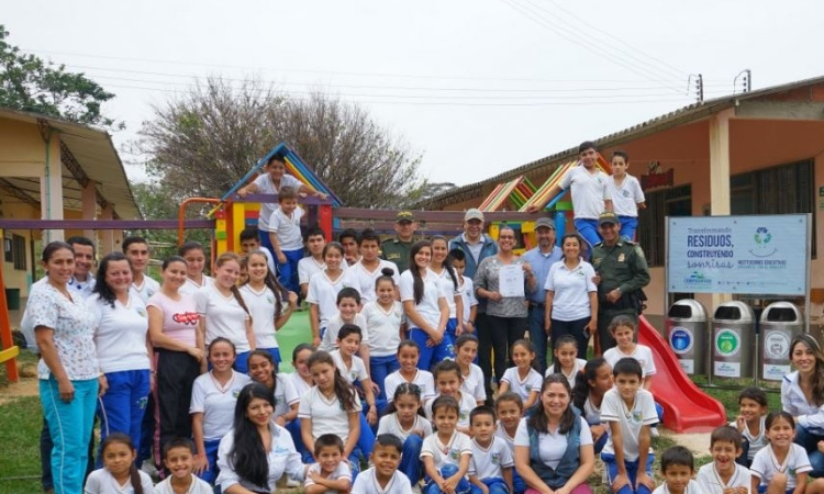 En Boyacá se construyó el primer parque ecológico de Colombia usando madera plástica