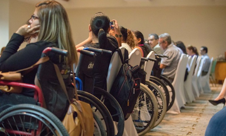 Colombiano dedica su vida a crear sistemas que pueda ayudar a personas discapacitadas