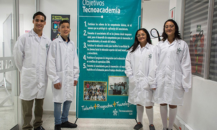 Jóvenes colombianos crearon celdas solares que son estudiadas por la Nasa