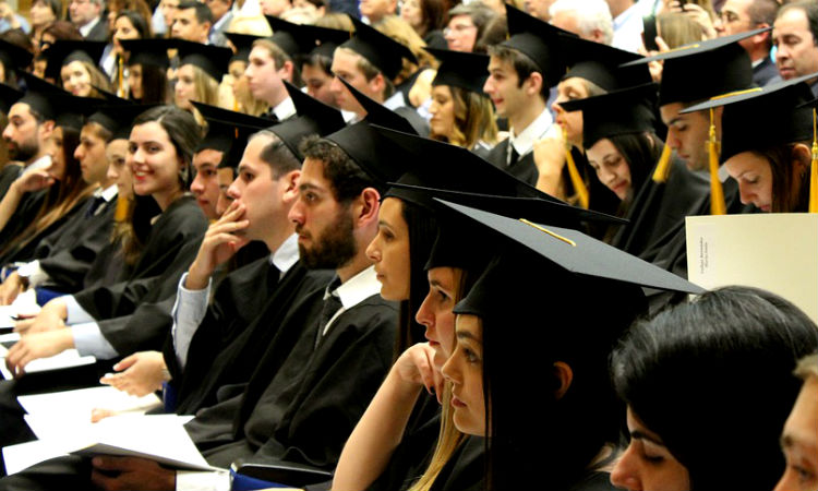 Becas de posgrados en el exterior para 1.300 colombianos