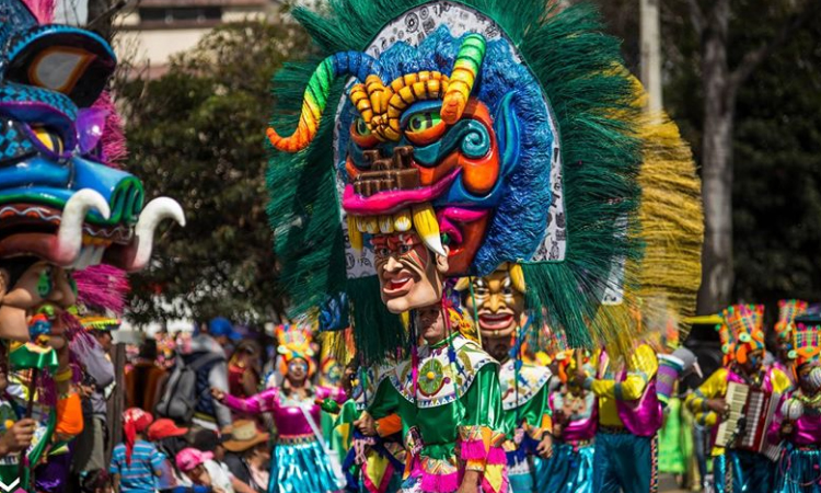 Se dio inicio al Carnaval de Negros y Blancos con la ofrenda a la Virgen de las Mercedes La Nota Positiva