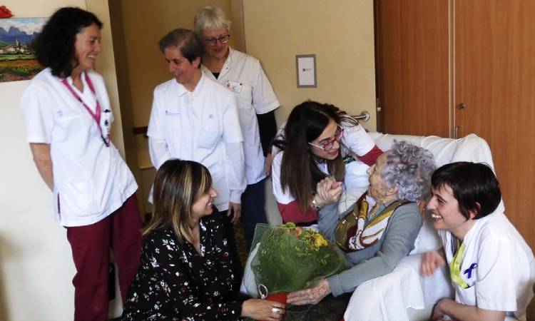 Mujer de 113 años se cura de coronavirus y no es la primera vez que vive una pandemia