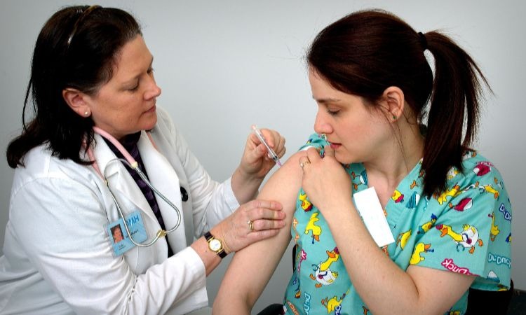 Gobierno confirma cuándo el país tendrá disponible la vacuna del coronavirus