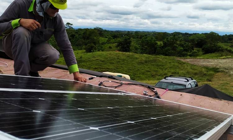 Crean kit para llevar energía solar a poblaciones colombianas más necesitadas
