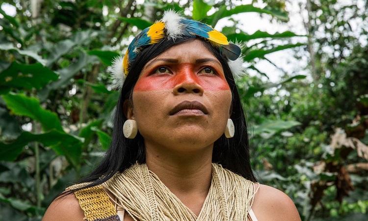 Mujer indígena gana “Nobel ambiental” por defender el Amazonas de la extracción petrolera