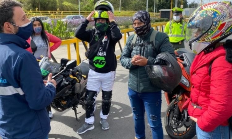 Así funcionará la nueva normatividad para cascos de motociclistas en Colombia