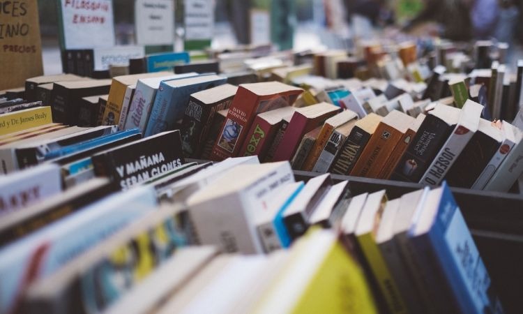 De qué tratan los libros más vendidos en Colombia durante 2020