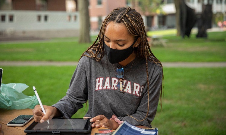 ¿Quieres ingresar a Harvard? Ayuda gratis para colombianos que quieran estudiar