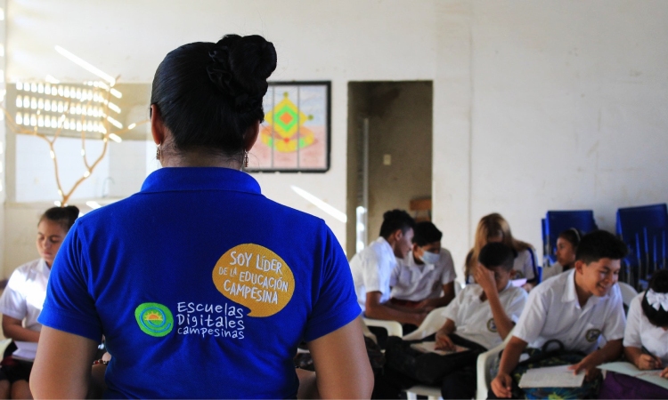 Suman esfuerzos para que San Andrés y Providencia tangan una Escuela Digital Campesina