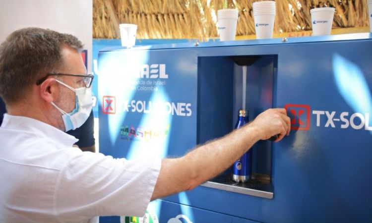 Israel donó en La Guajira dos generadores para captar agua de la atmósfera