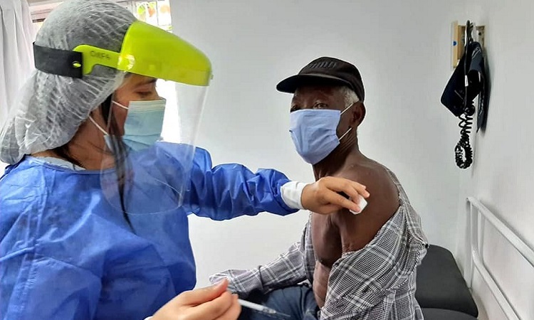Colombia autoriza la compra de vacunas por parte de empresas privados