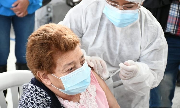 Advierten que vacunación en Colombia ha mostrado resultados alentadores
