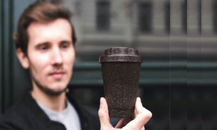 Crean tazas con residuos de café para decirle adiós al plástico