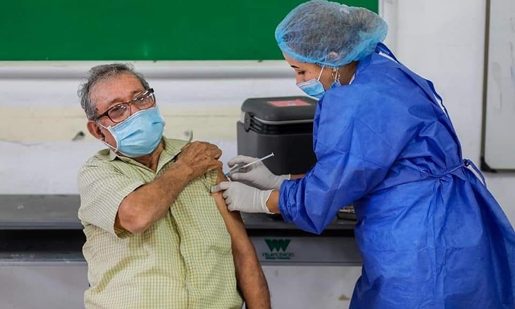 Invima aprueba uso en el país de una nueva vacuna contra el covid-19