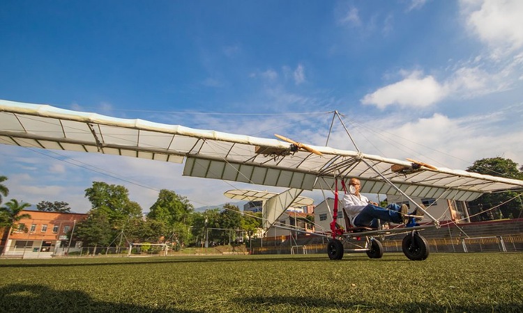 En Medellín construyen el primer avión eléctrico del país