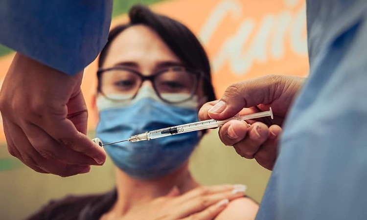 Colombia empezará la inmunización de la población de 30 a 34 años