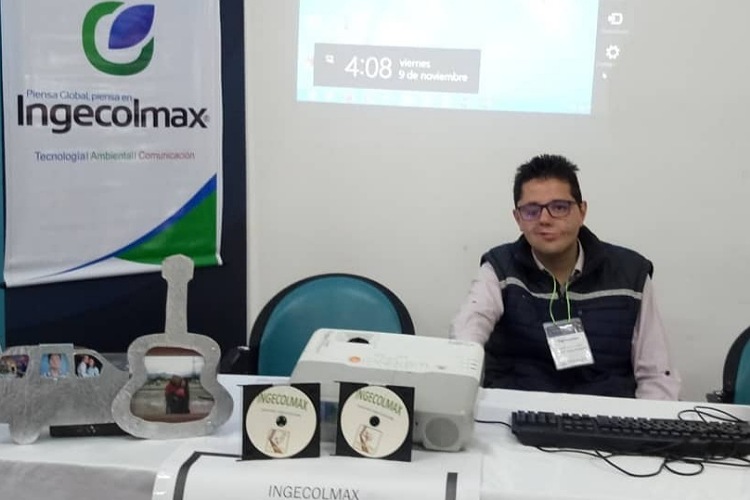 Bogotano hace computadores con materiales biodegradables