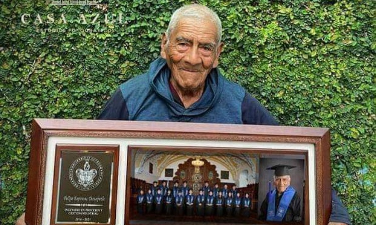 Don Felipe se graduó de ingeniero a sus 84 años y quiere seguir estudiando ¡Ejemplo!