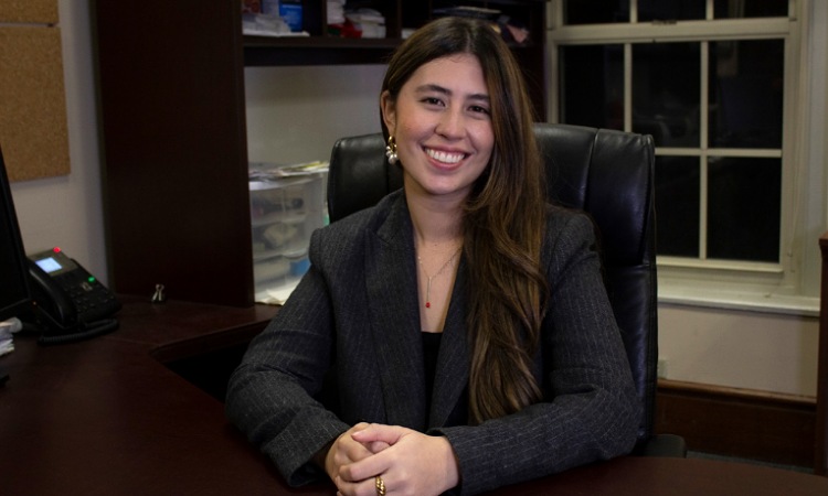Por primera vez, periodista colombiana será directora del periódico de Harvard