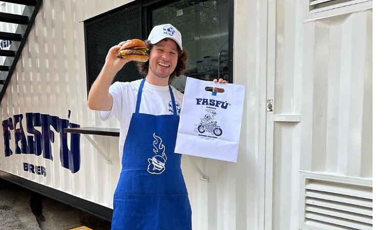 Luisito Comunica abrió su cuarto restaurante en Colombia ¿Cuánto cuesta comer?