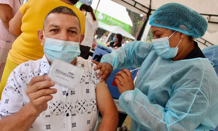 Colombia se acerca a los tres millones de vacunas de refuerzo aplicadas