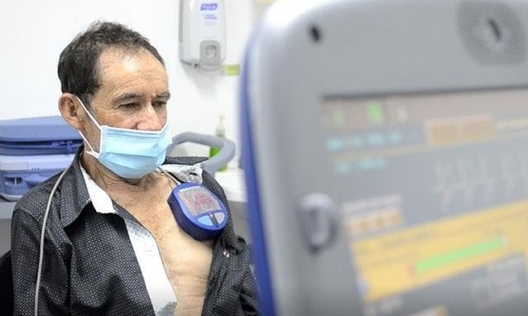 Médicos colombianos operaron el corazón de un paciente sin abrir su pecho