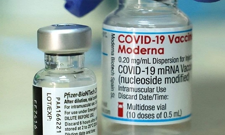 Pfizer y Moderna inician los ensayos clínicos de una vacuna contra la variante ómicron