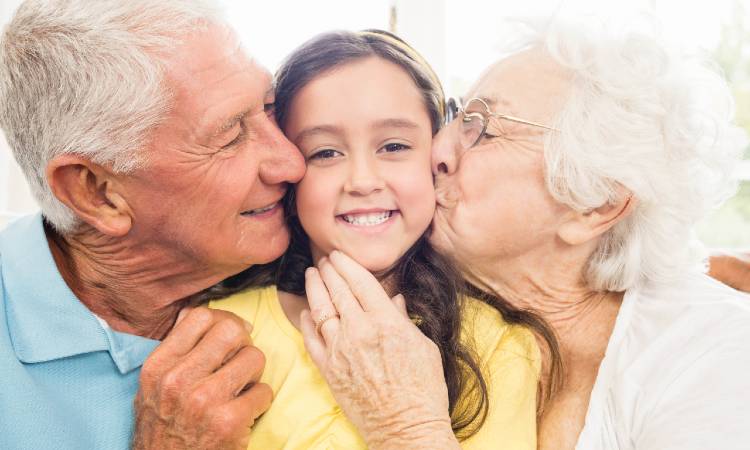Estudio demuestra la importancia de tener cerca a nuestras abuelas