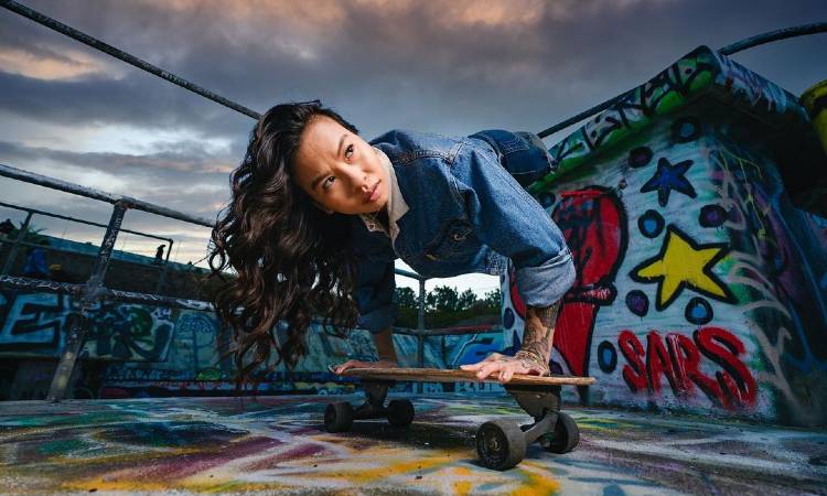La inspiradora historia de Kanya Sesse, la skater y modelo sin piernas