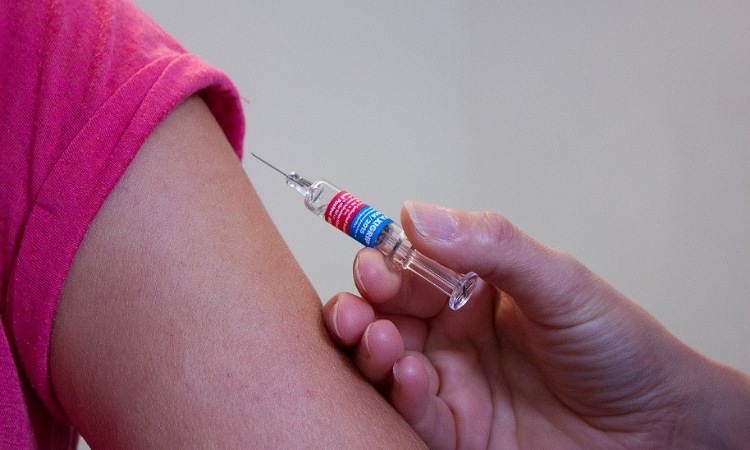 Moderna inicia fase de pruebas clínicas de su vacuna contra el VIH