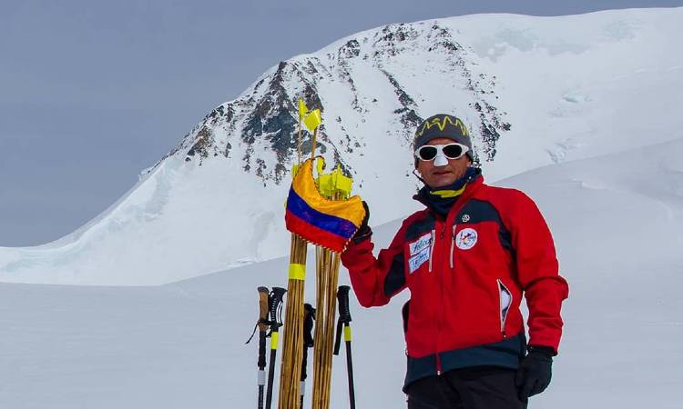 El colombiano que conquistó tres de las siete montañas más altas del mundo
