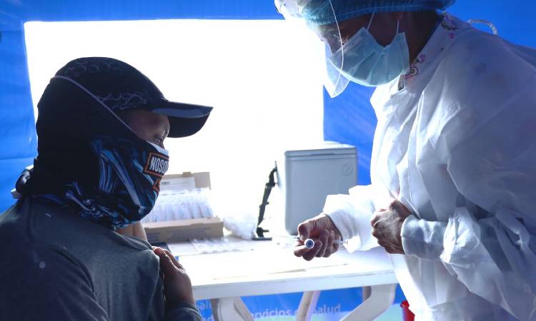 En un solo año, Colombia aplicó más de 75 millones de vacunas