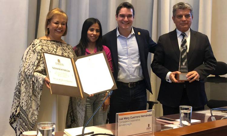 Concejo de Medellín otorga la Orden al Mérito a Luz Mary Guerrero, Consejera de Servientrega