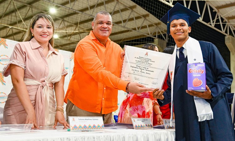 Joven en La Guajira pagó sus estudios universitarios vendiendo gomas