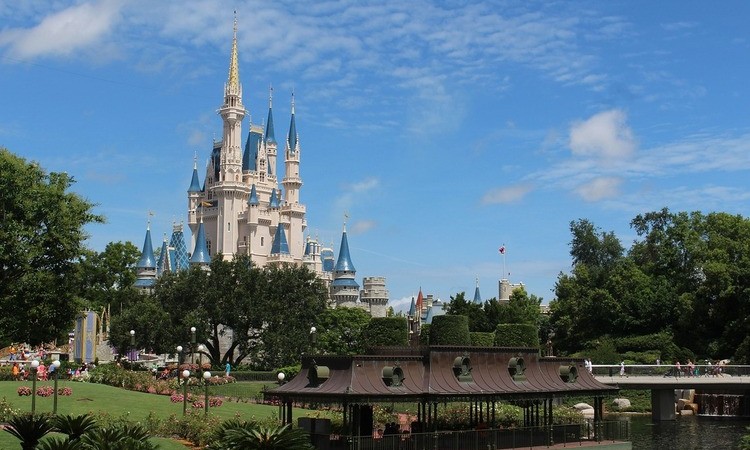 Disney ofrece empleo para colombianos, ¿Cuánto es el salario y los requisitos?