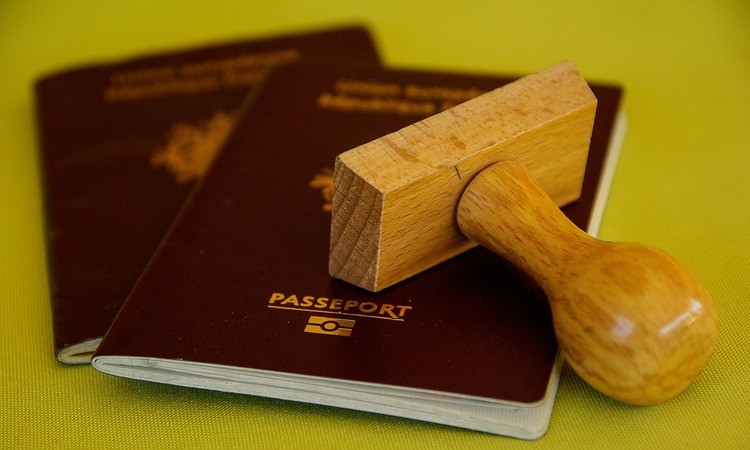 ¿Quiere que el pasaporte le salga más barato? Siga este consejo
