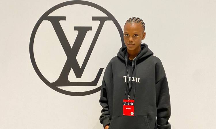 Pequeña de Tumaco pasó de ser “la niña de las trenzas” a modelo de Louis Vuitton