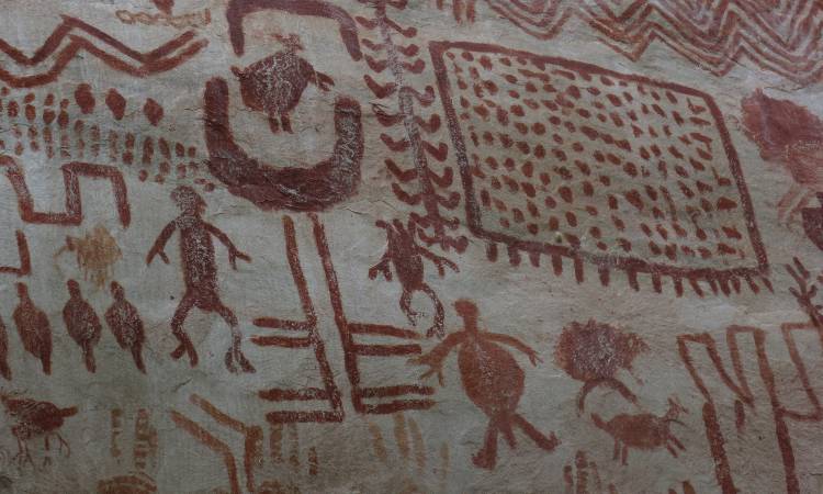 ¿Dónde ver pinturas rupestres y grabados ancestrales en Colombia?