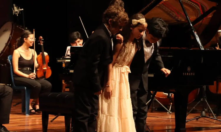 Santi y Alejo, los hermanitos pianistas que sorprendieron en el Festival Peskanov